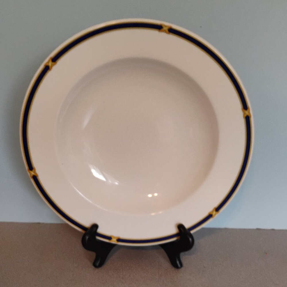 Villeroy and Boch # 0139 F Large Round Serving Bowl